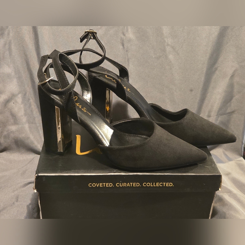 Womens Black LULUS Strappy Heels  Pointed Closed Toe Size 8